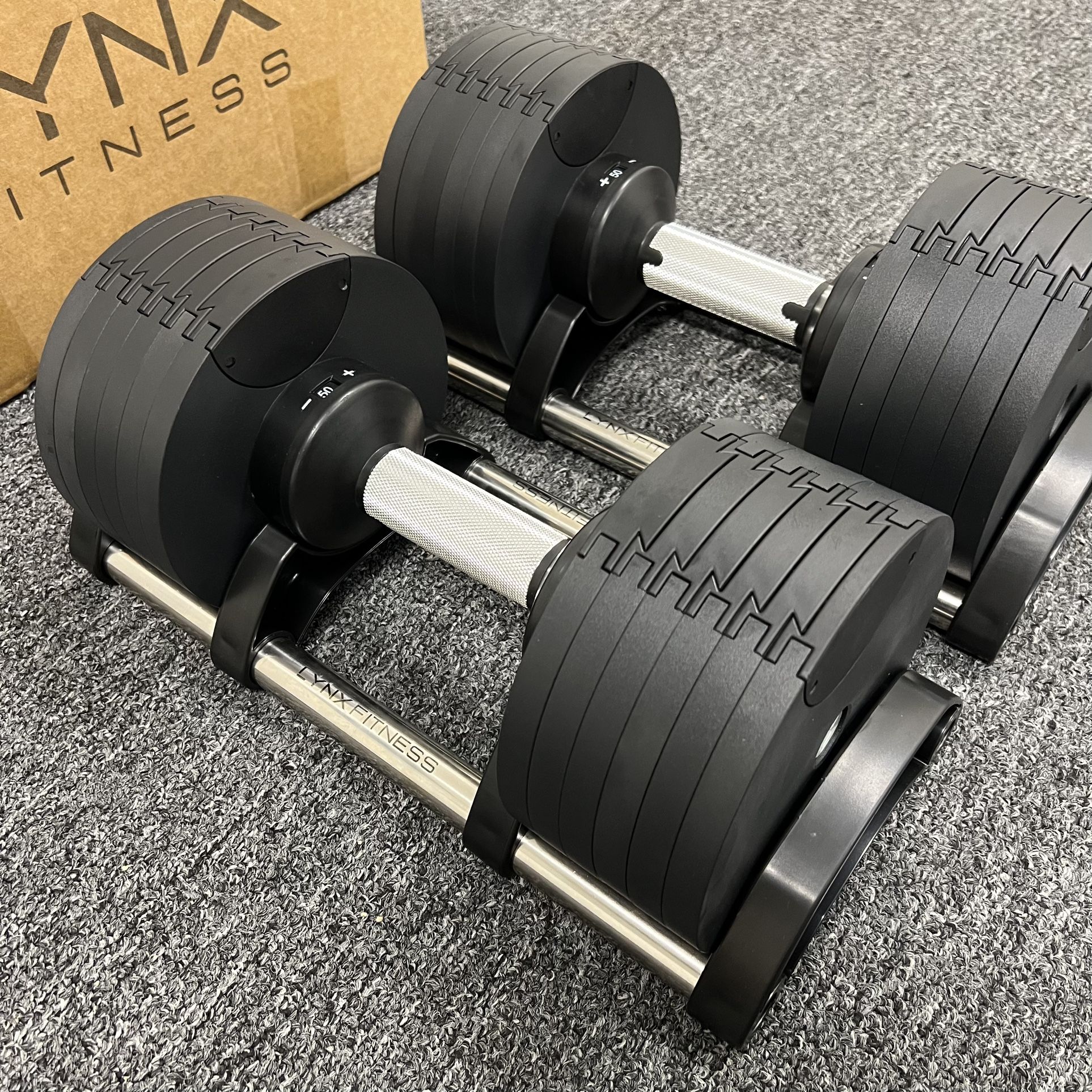 BRAND NEW IN BOX Pair Of 50lb Adjustable Dumbbells Click On My