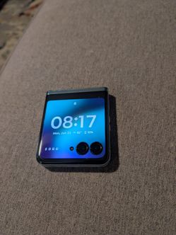 Moto Razr - 2023