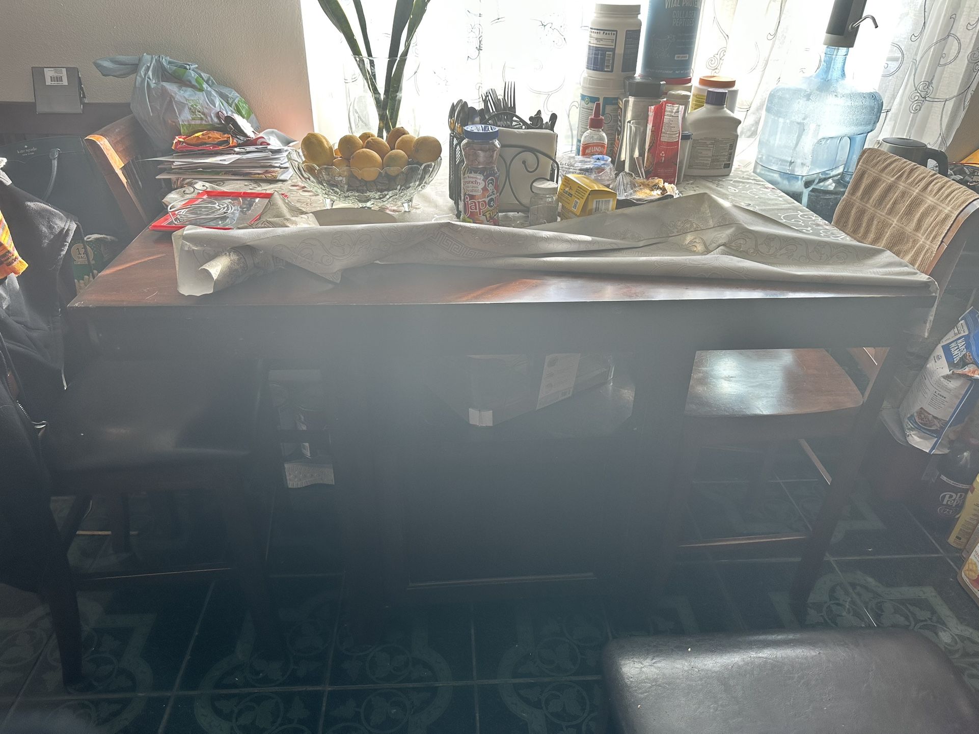 Dining Table. (mesa De Comedor)