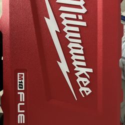 Milwaukee M18 Drills Kit  Fuel 