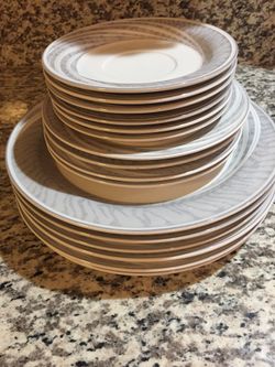 Dishes/plates/saucers/kitchen set