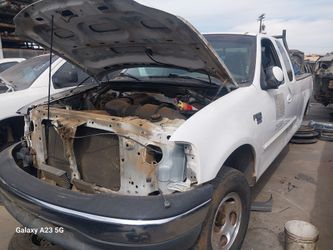 2001 Ford F150 For Parts