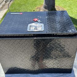 Truck Bed Aluminum Tool Box w/ Lock