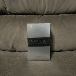 Spicebomb Cologne By Viktor Rolf 
