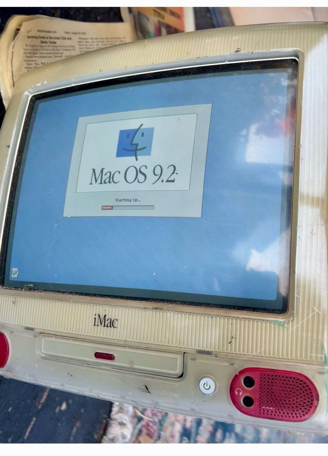 iMac Vintage Cool Retro Red 