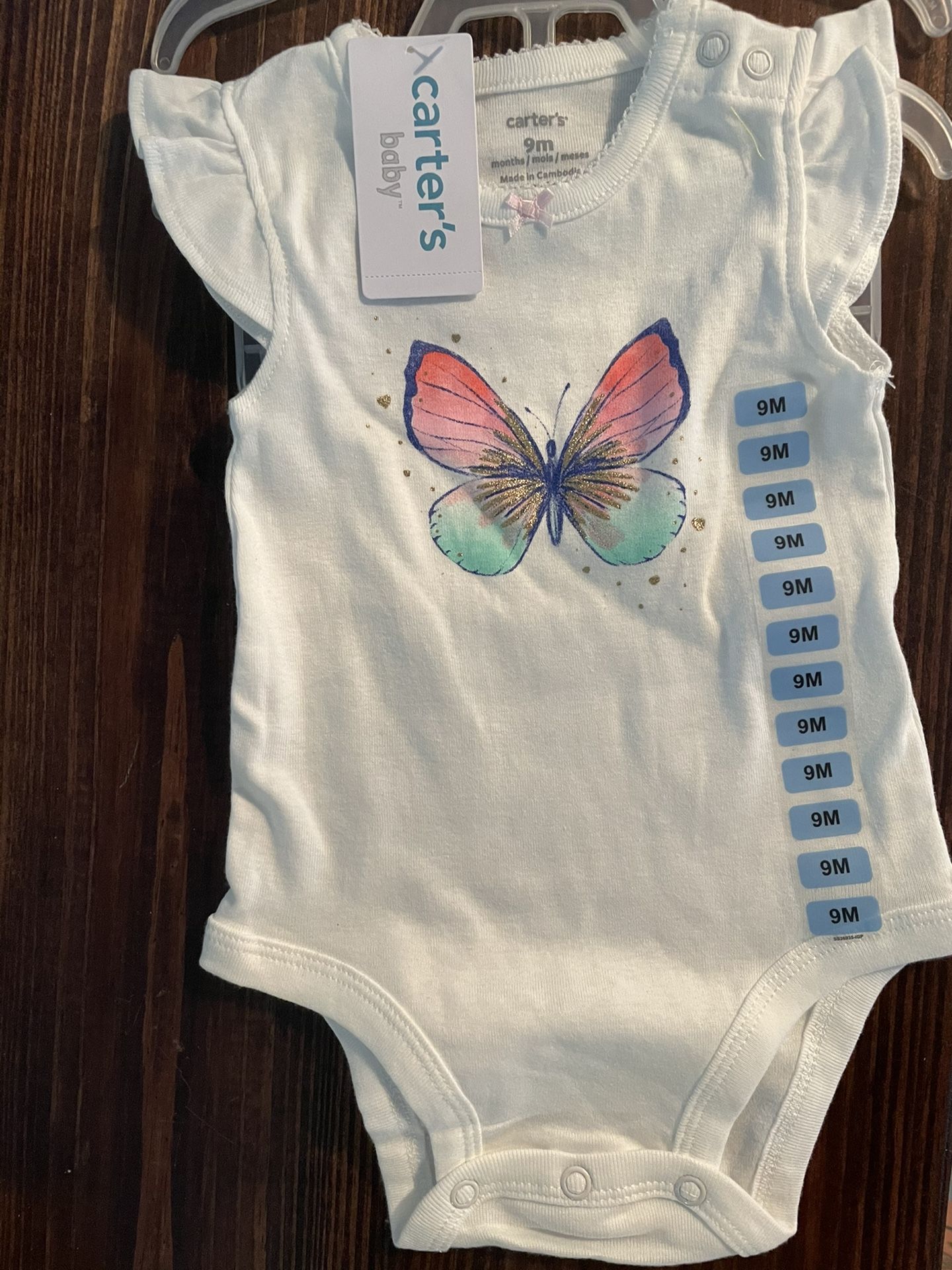 New 9 Month Carters Onesie !!