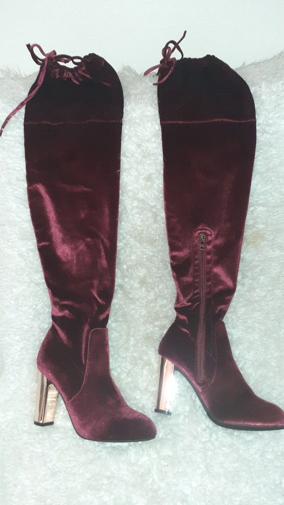 THIGH HIGH STUNNING MAROON BOOTS W/4"GOLD CHUNKY HEEL ZIPPER ON INSIDE FOR EASY ON &OFF. 