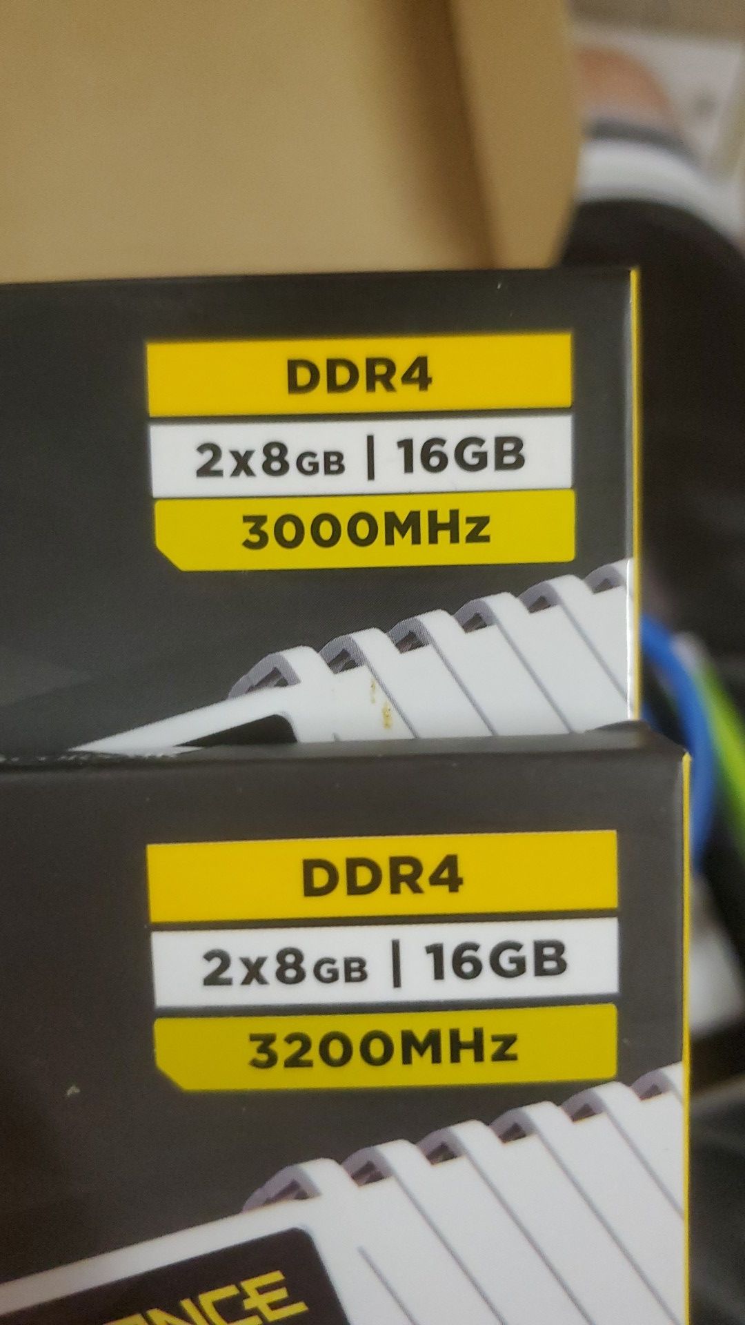 Corsair, 4 x 8gb sticks. 288 pin ddr4