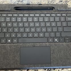 Microsoft Surface Pro (11th Edition) with Pen Storage Platinum + Slim Pen 2