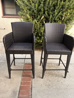 2 Dark BrownOutdoor Wicker and Iron 28 Inch Barstool