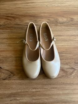 Women’s tan tap shoes