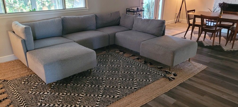 Sectional Couch (Will Deliver In Sacramento County!)