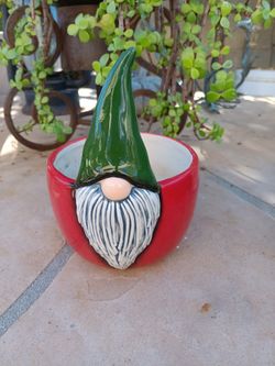 $6 Garden Gnome Small Pot.