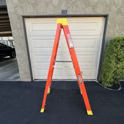 Werner Fiberglass 6 Foot Ladder 