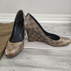GUCCI GG logo Wedge Heels. Size 8.