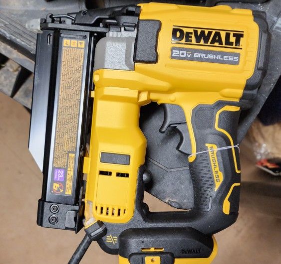 DEWALT Atomic 23Ga Pin Nailer Kit for Sale in El Cajon, CA OfferUp