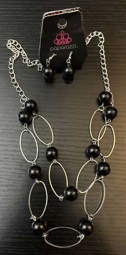 Paparazzi Black Necklace