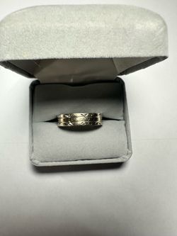 White gold 14k  Band Ring with Engraved Detail