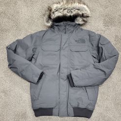 Brand New North Face Coat Size L 120$