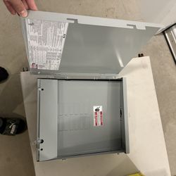 125A 12 Space Eaton Panel