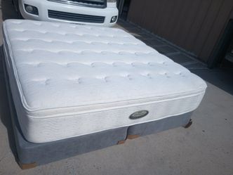 King beautyrest pillowtop mattress and box spring