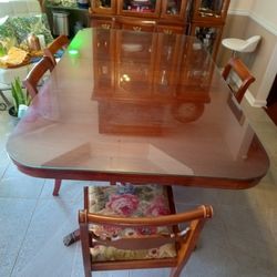Wooden Dining Room Table W/5 Chairs