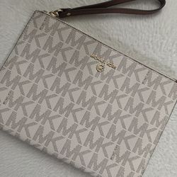 Michael Kors Clutch