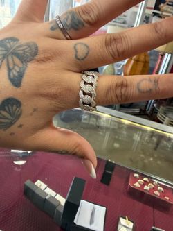 Cuban ring