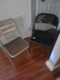 2 folding chairs