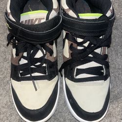 Nike nyx sneakers
