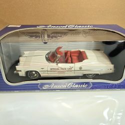 Anson Classic製の1/18スケール、1973年 Anson Classic 1973 Cadillac Eldorado Convertible Indy Pace Car 1