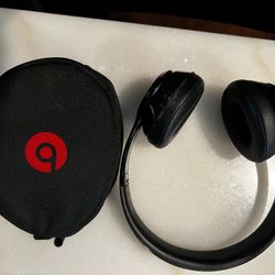 Beats Solo 3 - With Case