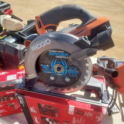 RIDGID
18V SubCompact Brushless
Cordless 6-1/2 in. Circular Saw
(Tool Only)
