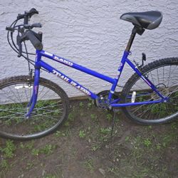 Girls trail blazer rand bicycle. 10 speed, 26 inch wheel size.