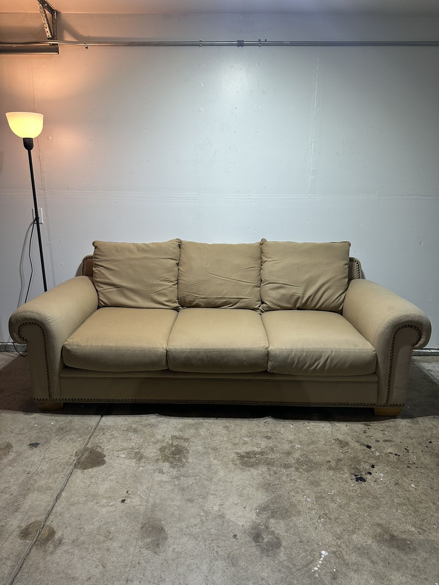 Brown Couch | Free Delivery 