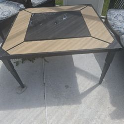 PATIO TABLE / FIRE PIT