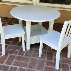 White Kids Table With 2 Chairs