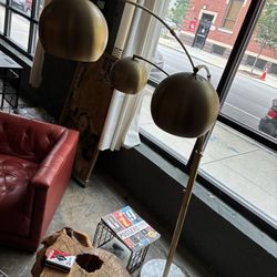 3 Prong Vintage Style Lamp