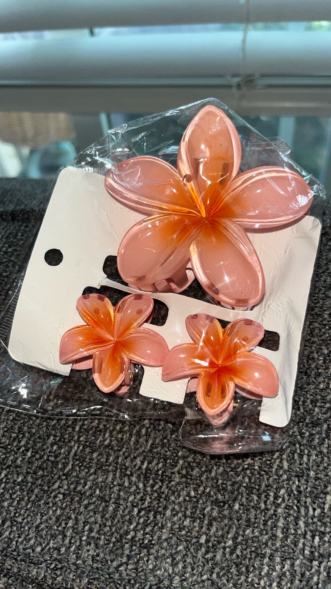 Egg Flower Temperament Hairpin Set, Small Half-Tie Flower Clip For The Back Of The Head, Shark Hair Clip