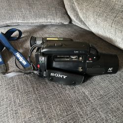 Sony video 8 Handycam ($200 OBO)