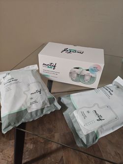 Brand New Motif Aura Glow Wearable Breast Pump + Milk Storage Bags
