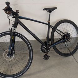 SPECIALIZED Crosstrail Hydraulic Disc Hybrid Bike