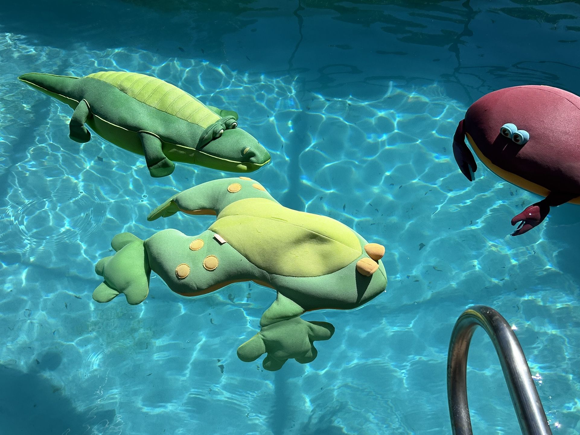 3 Pool Floats Pets By Big Joe & Comfort Research Frog, Crab and Alligator