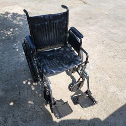 Drive Wheelchair 20" With Footrests 