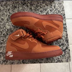 Air Force 1s 9.5