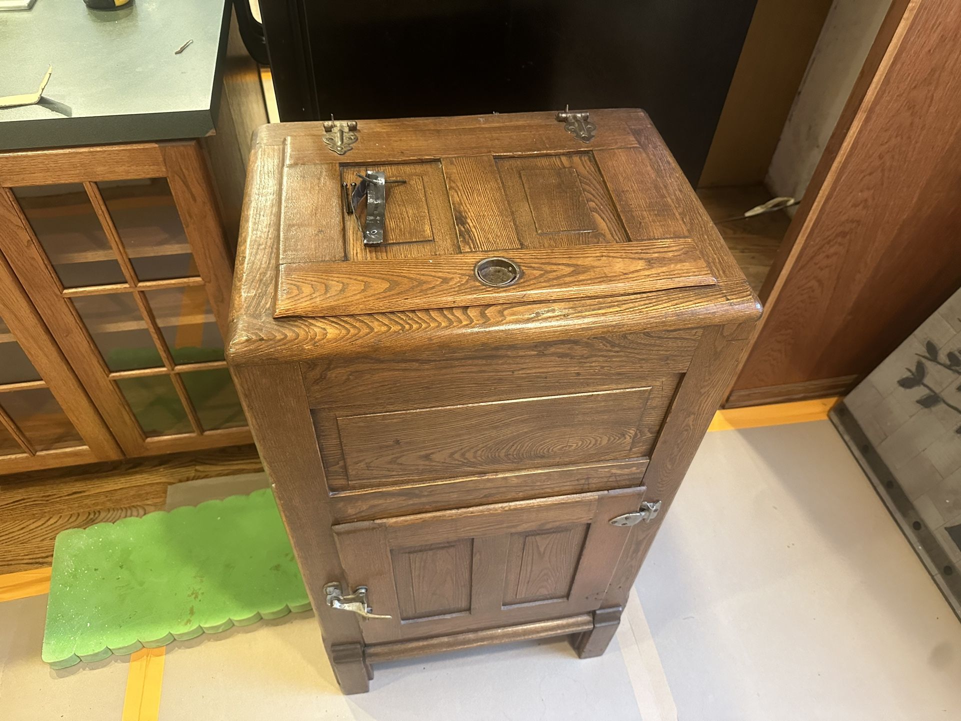 Vintage Ice Box/Refrigerator/Freezer 
