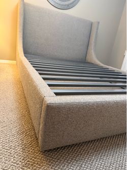 Room and Board Bed (queen)