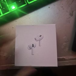 Apple AirPods Pro (2nd Generation) – Like New, Clean & Tested