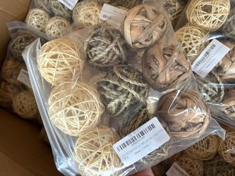 VESPRO Bunny Chew Grass Balls, (8 Pcs) Rolling Chew Toys for Small Animals, Natural Chew Grass Toys