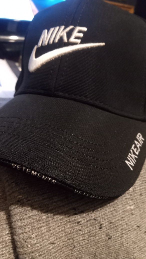 Nike hat. NEW